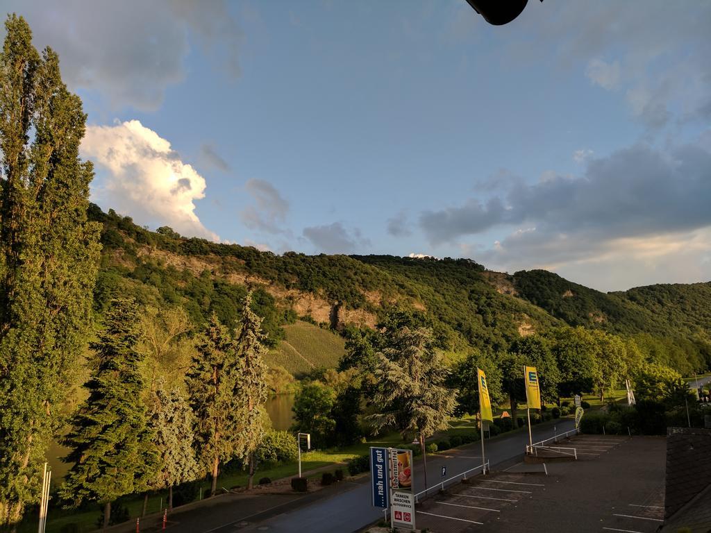 Ferienwohnung "Zum Klosterruinenblick" Krov Luaran gambar